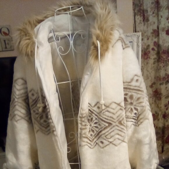 Woman Within Faux Fur Coat, sz 2x, Ivory 2/tan Nordic pattern - Picture 1 of 7